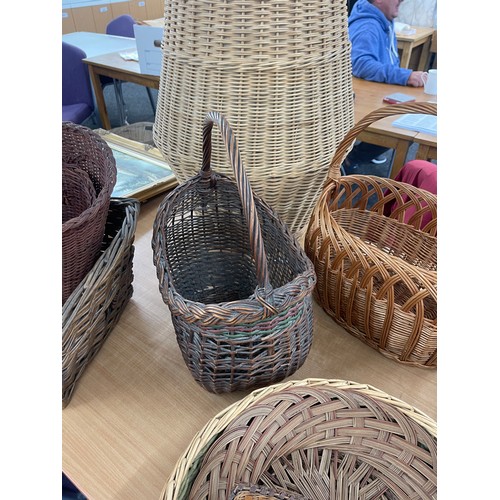 166 - Large selection of assorted wicker baskets