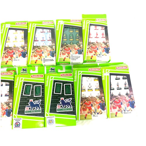 113 - Selection of boxed subbuteo includes subbuteo 792 63000 manchester united, subbuteo 63000 743 arsena... 