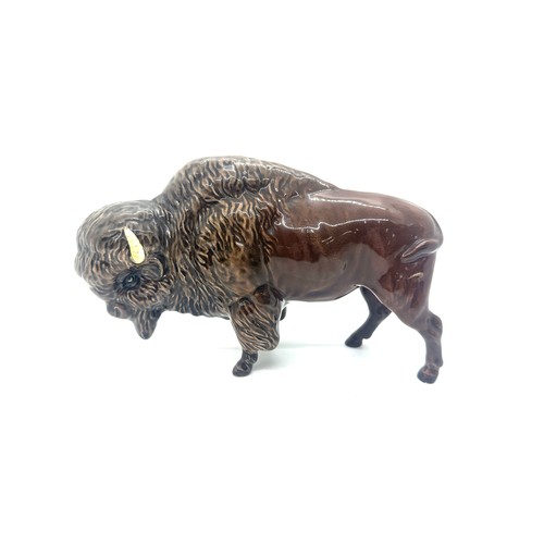 399 - Beswick Bison, large gloss figurine model 1019. good overall condition