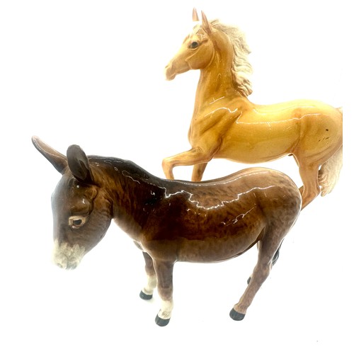 395 - Beswick horse prancing Arab model 1261 Palamino gloss, Beswick Donkey, 3 Beswick hounds, all in good... 