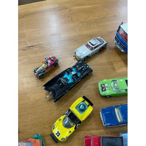 198 - Large selection of vintage die cast cars includes corgi major toys 780 combine, batman, 007, matchbo... 