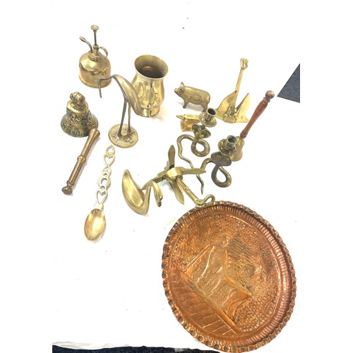 173 - Selection of brassware, copper ware to include items such as tray, ornaments, goblets etc