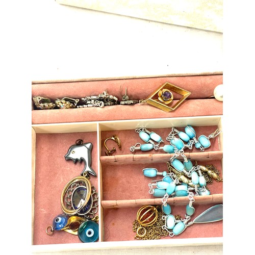 585 - Box of vintage and later costume jewellery includes earrings, pendants, necklace etc