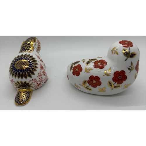 418 - Two Royal Crown Derby paperweights, Beaver with date code for 1994 (LVII) and a Seal, both with gold... 