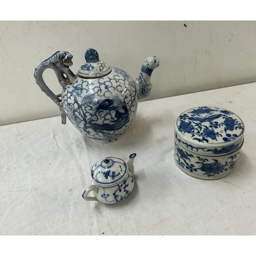 625 - 3 Pieces of blue and white Chinese pottery, marks to base on the tea pot