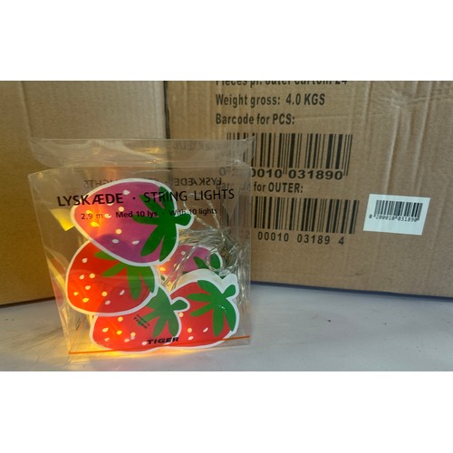 367A - 40 x boxed  light up chain strawberry lights brand new measures approx 2.5m long