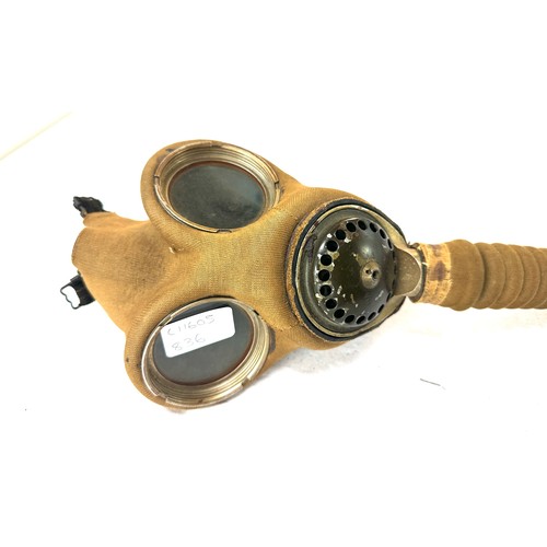 507 - Vintage WW2 cased gas mask