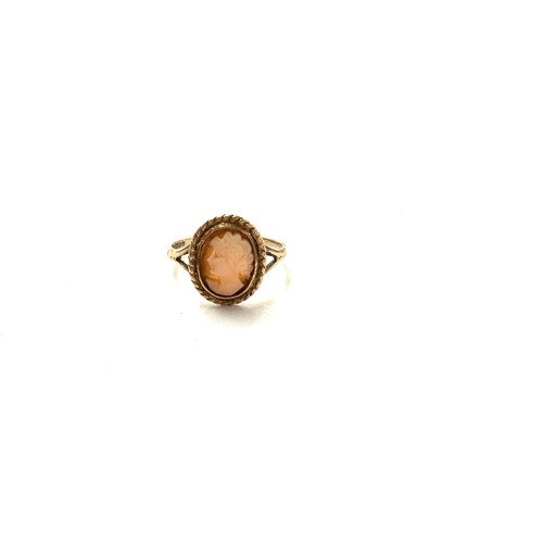 546 - 9ct gold ladies cameo dress ring, total weight 1.6 grams