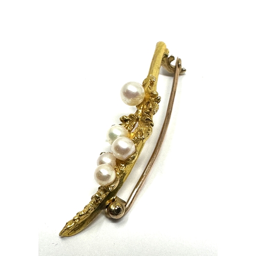 51 - Vintage 9ct gold leaf design & pearl brooch weight 3g