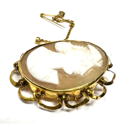 54 - Vintage 9ct gold framed cameo brooch weight 5.4g