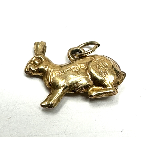 61 - 9ct gold rabbit charm weight 0.7g