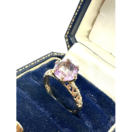 83 - 9ct gold amethyst ring weight 2.3g