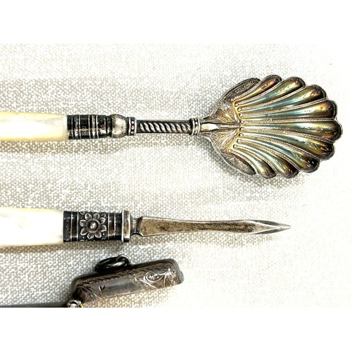 481 - Selection of silver items includes vesta case chester 1907, sheffield silver spoon and manicure