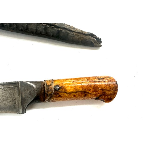 443 - 18th Century Kard dagger knife wootz blade, walrus handle. Approx length 27 cm