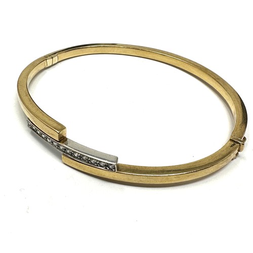 282 - 9ct Gold Diamond Hinged Bangle (8.8g)