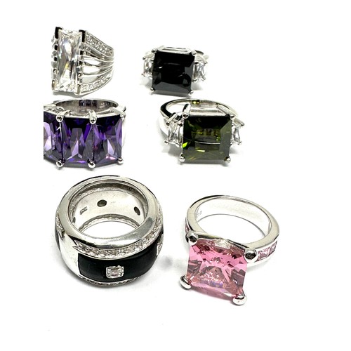 307 - A collection of silver cocktail rings (110g)