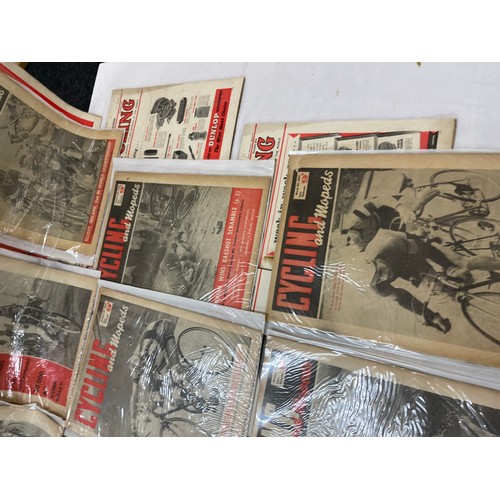 149 - Large selection of vintage cycling magazines