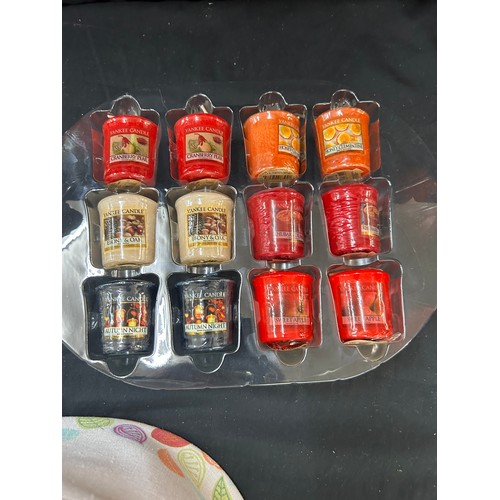 85 - Yankee candle gift set containing 12 small candles, tea lights and tea light holders together with a... 