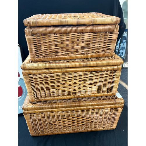 260 - Selection of wicker storage baskets, storage cube