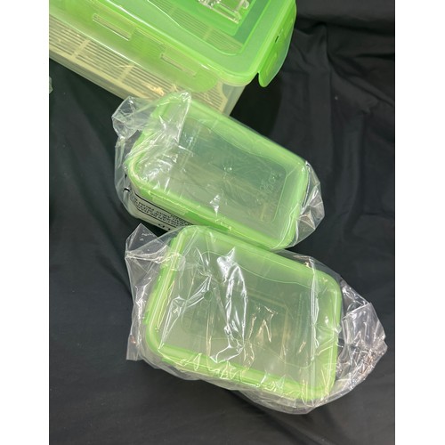 291 - Set 16 new LocknLock plastic storage containers, various sizes