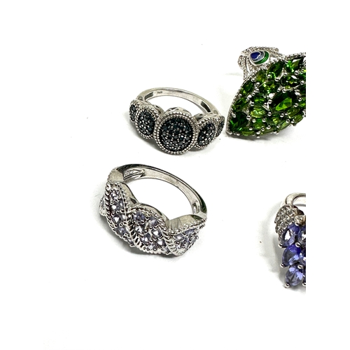 326 - Five silver stone set cocktail rings (28g)