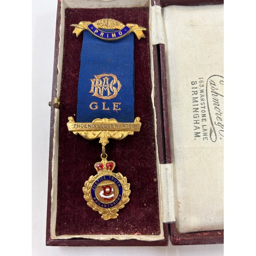 462 - Boxed gold and enamel masonic jewel, justice truth Philanthropy presented to Bro E. Baisden by the m... 