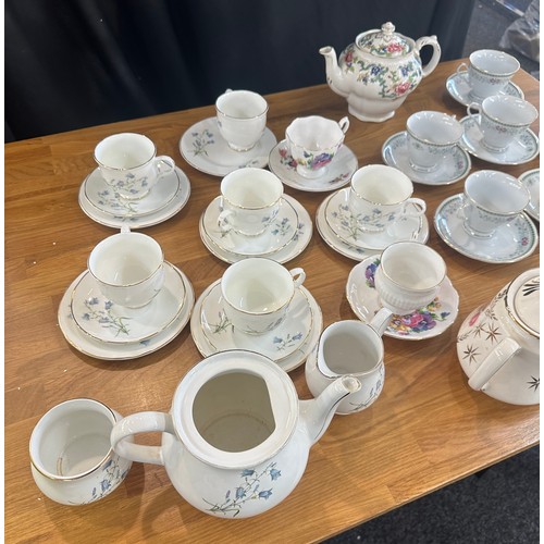 188 - Selection of vintage part tea services to include Sadler, Kesington with tea pots, cups, saucers etc