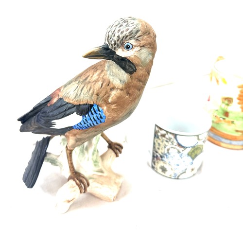 97 - Selection of miscellaneous to include Goebel porcelain bird figure, Sylvac, pottery pieces etc