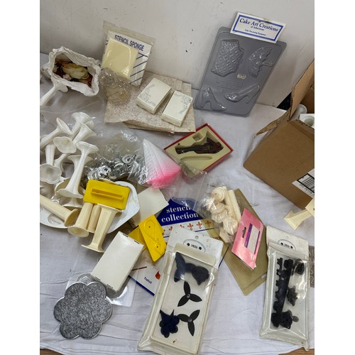 228 - Selection of vintage cake making accessories to include cake pillars, moulds etc