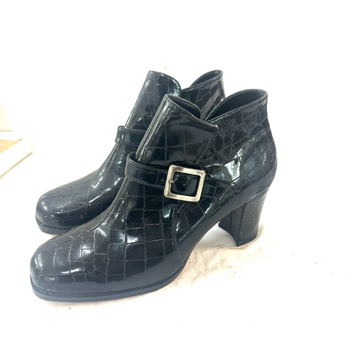 356 - Five pairs of size 8 ladies heeled boots with a buckle