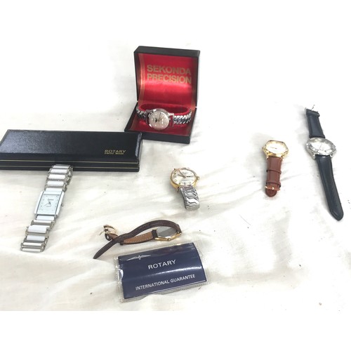 486 - Selection of vintage and later wrist watches includes services wristwatch, rotary etc