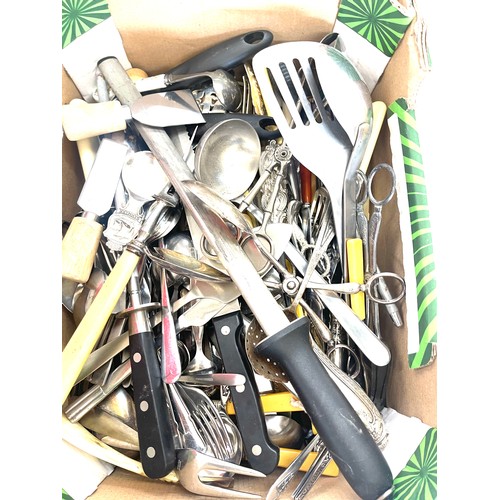 165 - Very large quantity of vintage loose cutlery (1 crate & 1 box)