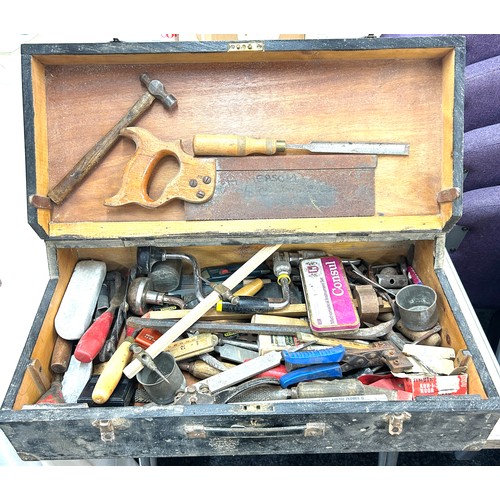 343 - Vintage carpentry box with contents to include saws, files, hammers etc