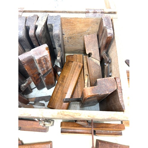 357 - Vintage wooden box containing approx 27 moulding planes