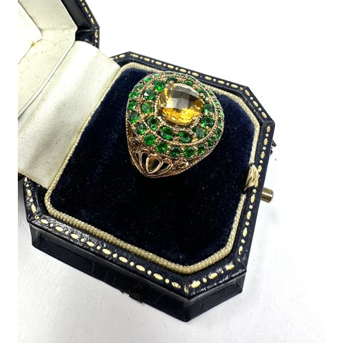 268 - 9ct gold citrine & green garnet dress ring (5.7g)