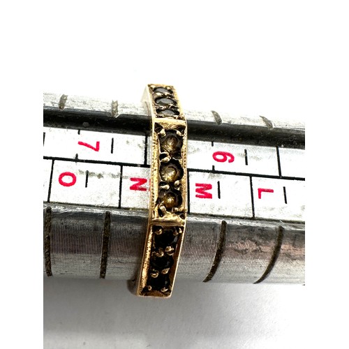 263 - 9ct gold grey gemstone single row band ring (1.9g)