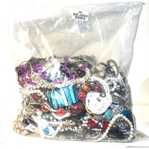 503 - 10kg UNSORTED COSTUME JEWELLERY inc. Bangles, Necklaces, Rings, Earrings.