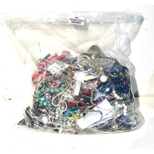 489 - 10kg UNSORTED COSTUME JEWELLERY inc. Bangles, Necklaces, Rings, Earrings.