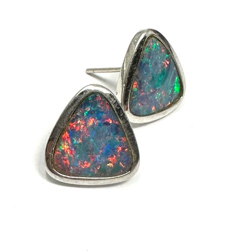 231 - 14ct white gold  doublet opal stud earrings (1.9g)