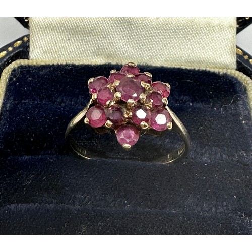 274 - 9ct gold ruby floral cluster ring (2.9g)