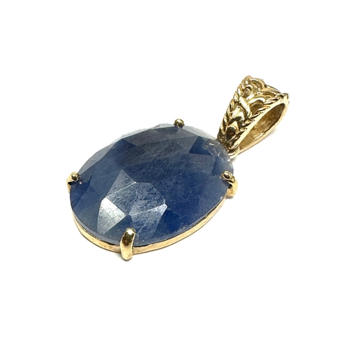 122 - 9ct gold sapphire pendant mea2.6cm drop by 1.3cm wide weight sures approx 2.8g