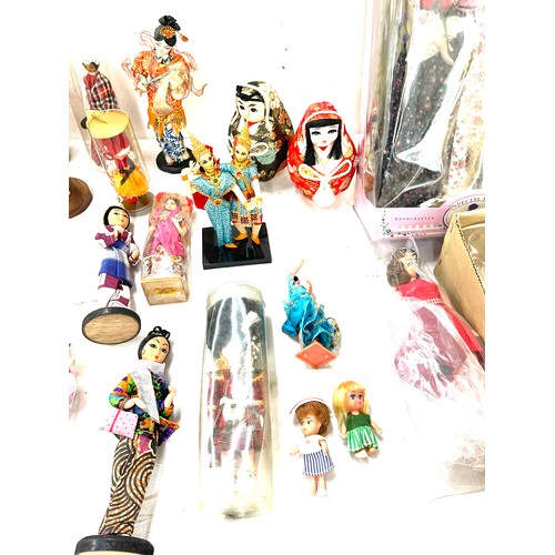 150 - Large selection of vintage and later dolls