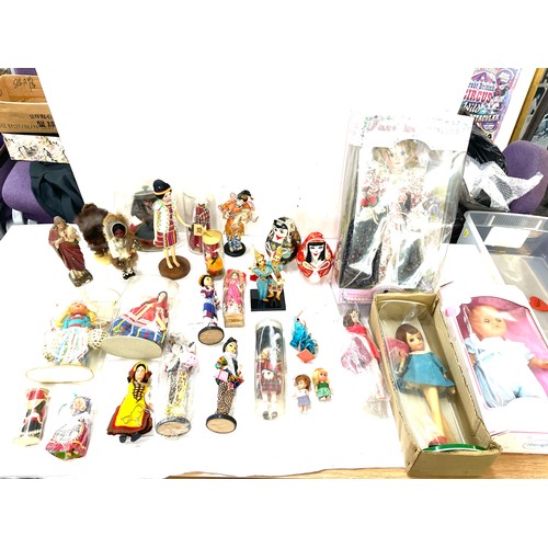 150 - Large selection of vintage and later dolls