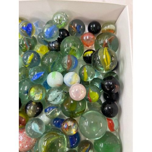 476 - Large selection of vintage and later marbles