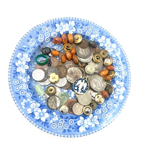 483 - Selection of assorted chinese items includes replica coins, amber beads etc