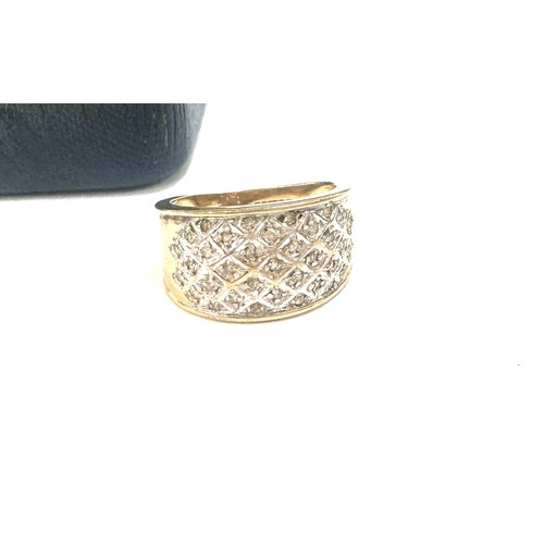 450 - 9ct gold diamond ring size J weight 3.5grams