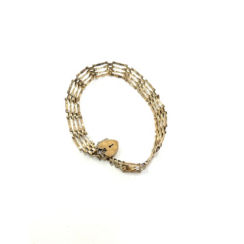 452 - 9ct gold gate bracelet with heart clasp total weight 4.6grams