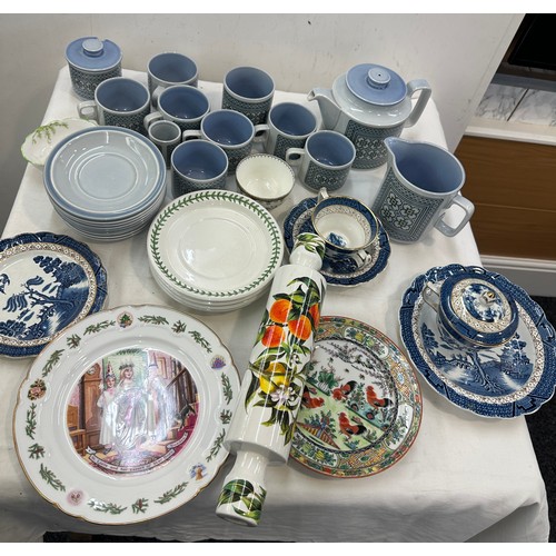 174 - Selection of pottery includes Hornsea tappestry etc