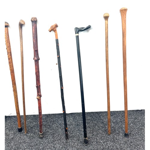 129 - Selection of vintage walking sticks, various handle designs  (7 sticks in total)