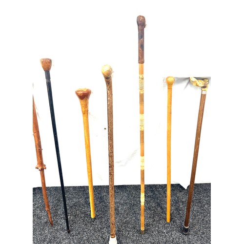 139 - Selection of vintage walking sticks, various handle designs  (7 sticks in total)